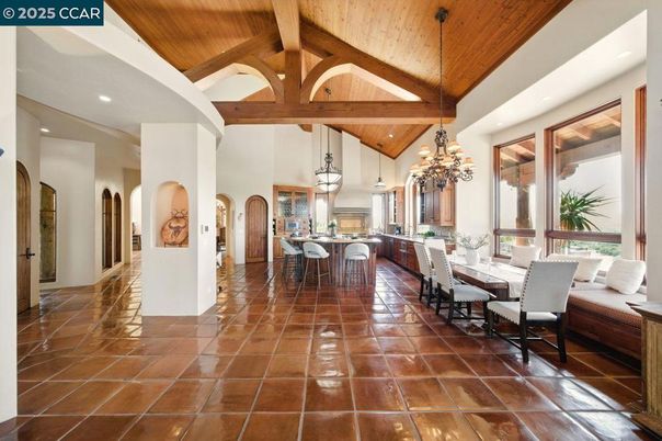Chandelier, Dining room, Interior, Kitchen, Pendant Lights, Recessed Lighting, Wooden Beams, Wooden Ceilings
