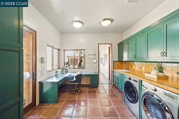 Home Office, Interior, Washer