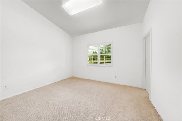 Empty room, Interior