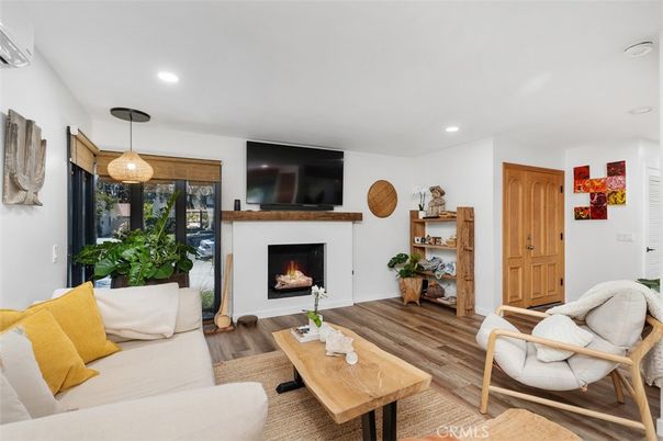 Fireplace, Interior, Living room, Pendant Lights, Recessed Lighting, Wood Texture Flooring