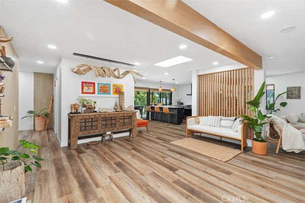 Interior, Pendant Lights, Recessed Lighting, Wood Texture Flooring