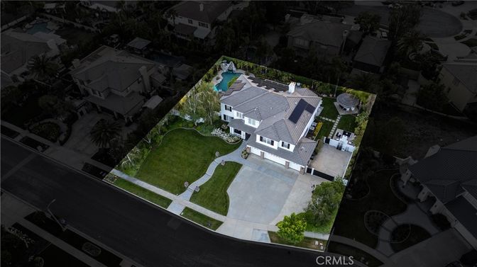 Exterior, Drone