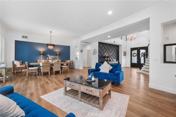 Chandelier, Dining room, Interior, Living room, Pendant Lights, Recessed Lighting, Wood Texture Flooring