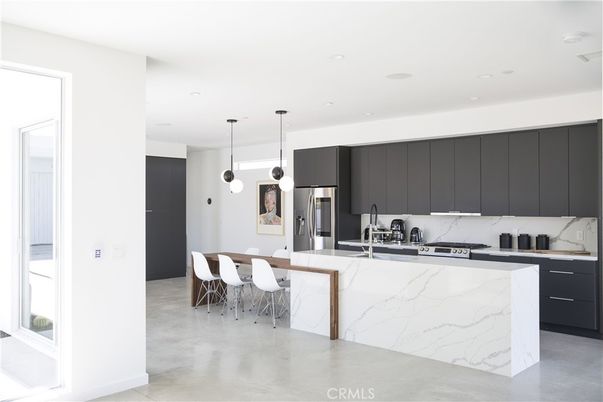 Dining room, Interior, Kitchen, Pendant Lights, Recessed Lighting, Stainless Steel Appliances