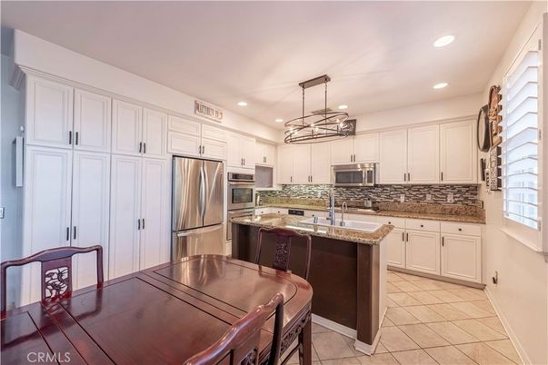 Dining room, Interior, Kitchen, Pendant Lights, Recessed Lighting, Stainless Steel Appliances