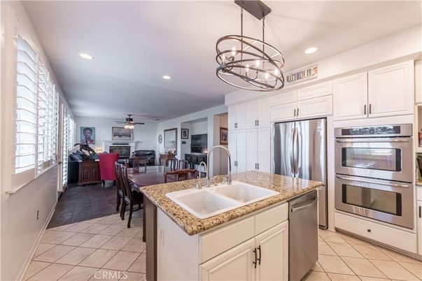 Dining room, Interior, Kitchen, Living room, Pendant Lights, Recessed Lighting, Stainless Steel Appliances