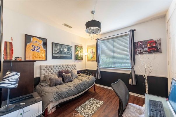 Interior, Pendant Lights, Wood Texture Flooring