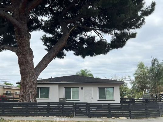 Exterior, Facade, Ranch