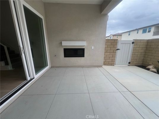 Exterior, Fireplace