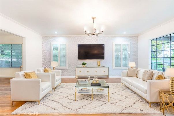 Chandelier, Interior, Living room, Recessed Lighting, Wood Texture Flooring