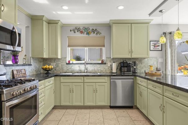 Interior, Kitchen, Pendant Lights, Recessed Lighting, Stainless Steel Appliances