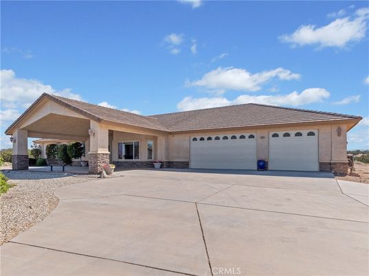 Attached, Exterior, Facade, Ranch