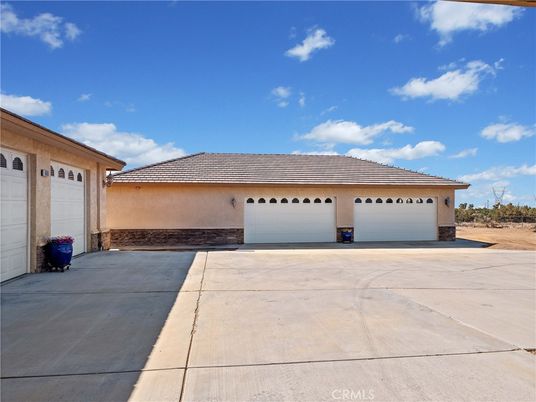 Detached Garage, Exterior