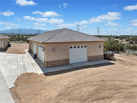 Detached Garage, Exterior