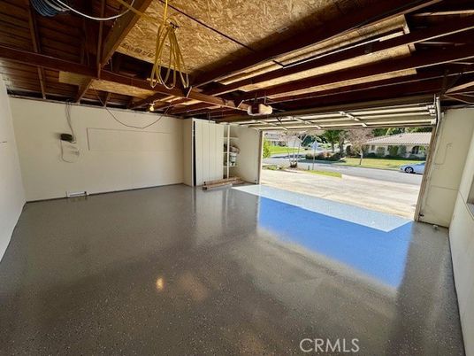 Garage, Interior, Wooden Beams