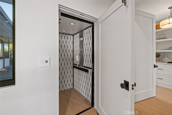 Interior, Pendant Lights, Recessed Lighting, Wood Texture Flooring