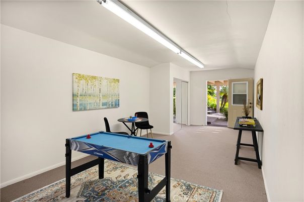 Billiard Table, Game Room, Interior
