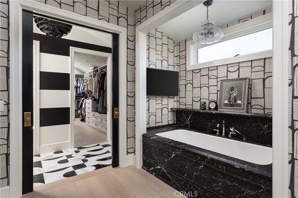 Bathroom, Interior, Pendant Lights, Wood Texture Flooring
