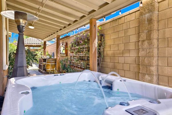 Exterior, Hot Tub