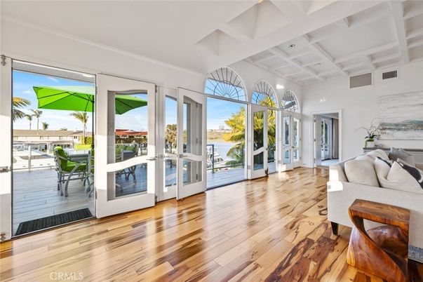 Interior, Recessed Lighting, Water, Wood Texture Flooring