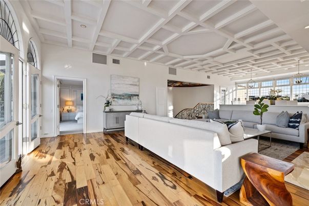 Interior, Living room, Pendant Lights, Recessed Lighting, Wood Texture Flooring
