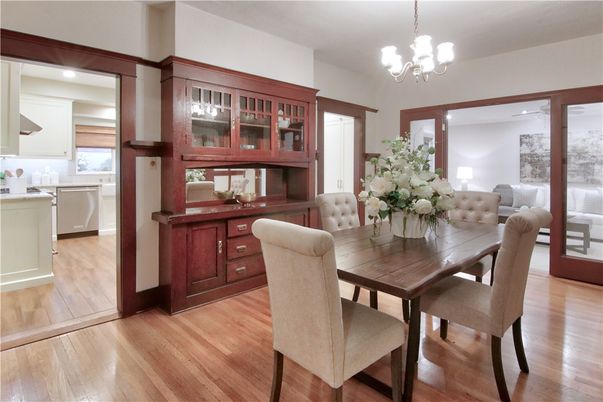 Chandelier, Dining room, Interior, Kitchen, Recessed Lighting, Wood Texture Flooring