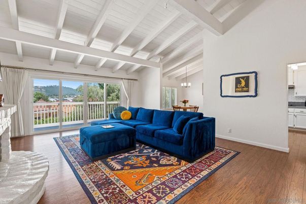 Interior, Living room, Pendant Lights, Wood Texture Flooring