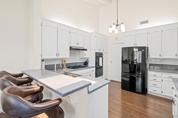 Interior, Kitchen, Pendant Lights, Wood Texture Flooring