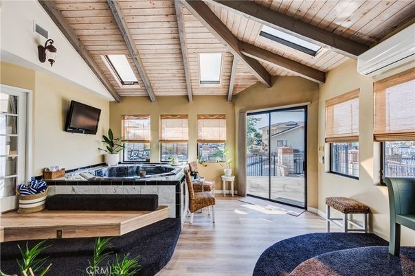 Hot Tub, Interior, Wooden Beams, Wooden Ceilings, Wood Texture Flooring