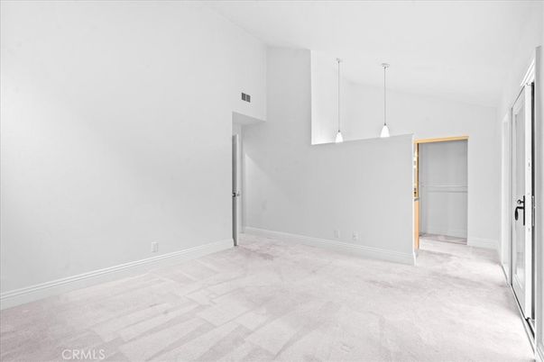 Empty room, Interior, Pendant Lights