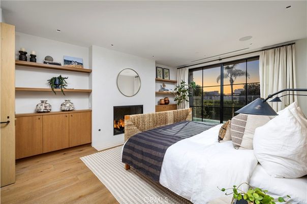 Bedroom, Fireplace, Interior, Recessed Lighting, Wood Texture Flooring