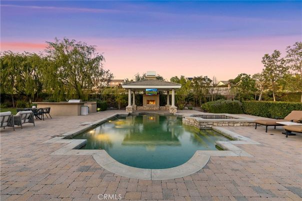 Exterior, Fireplace, Pool