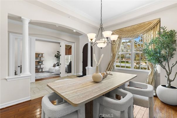 Chandelier, Dining room, Interior, Recessed Lighting, Wood Texture Flooring