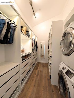 Interior, Walk-in Closets, Washer, Wood Texture Flooring