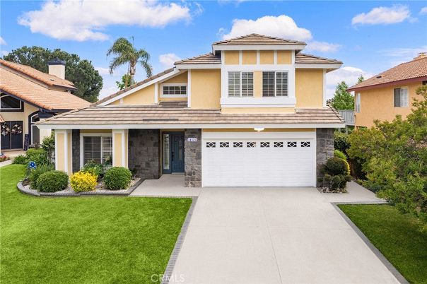 Attached, Exterior, Facade, Mediterranean