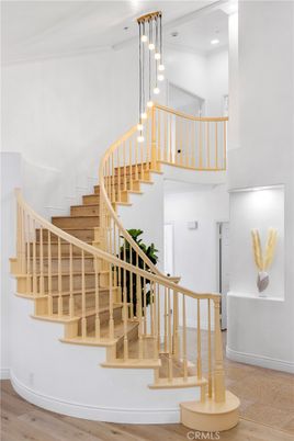 Interior, Pendant Lights, Recessed Lighting, Wood Texture Flooring