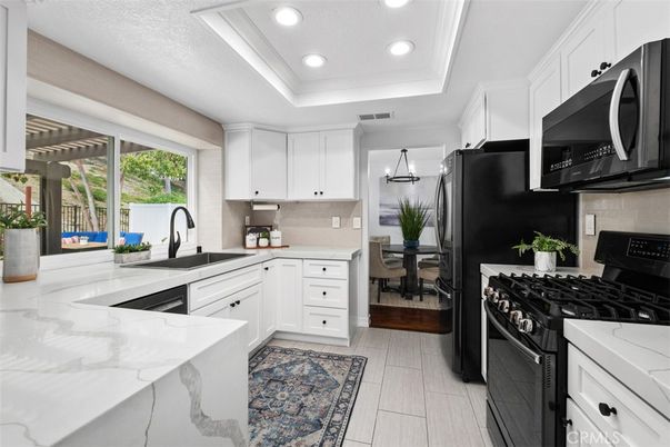 Dining room, Interior, Kitchen, Recessed Lighting, Stainless Steel Appliances