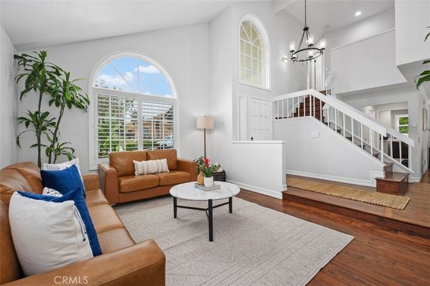 Chandelier, Interior, Living room, Pendant Lights, Recessed Lighting, Wood Texture Flooring
