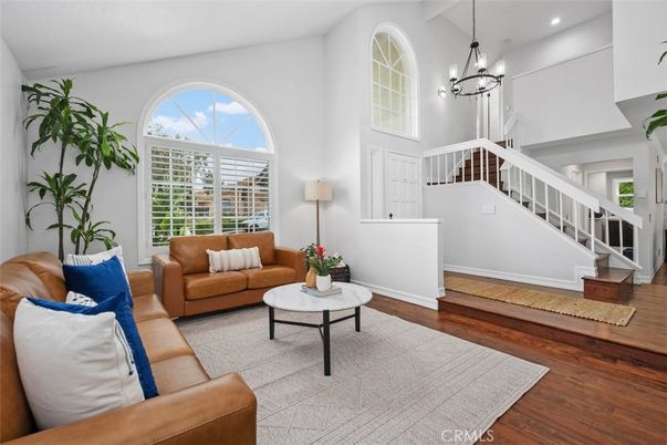 Chandelier, Interior, Living room, Pendant Lights, Recessed Lighting, Wood Texture Flooring