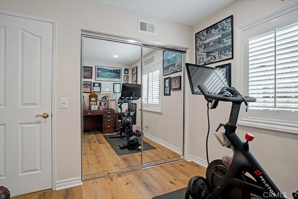 Fitness Equipment, Interior, Recessed Lighting, Wood Texture Flooring