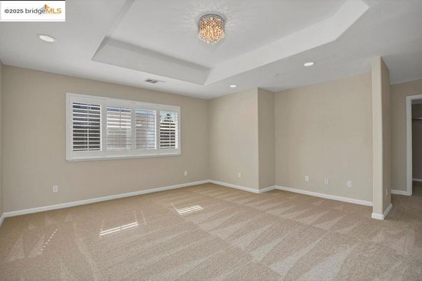 Chandelier, Empty room, Interior, Recessed Lighting