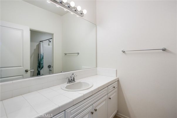 Bathroom, Interior, Tile Countertops