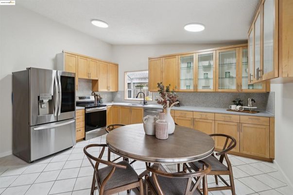 Dining room, Interior, Kitchen, Recessed Lighting, Stainless Steel Appliances