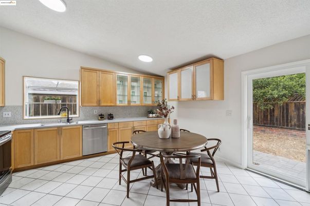 Dining room, Interior, Kitchen, Recessed Lighting, Stainless Steel Appliances