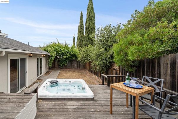 Exterior, Hot Tub