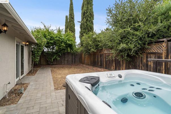 Exterior, Hot Tub