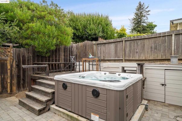 Exterior, Hot Tub