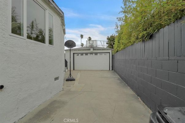 Detached Garage, Exterior