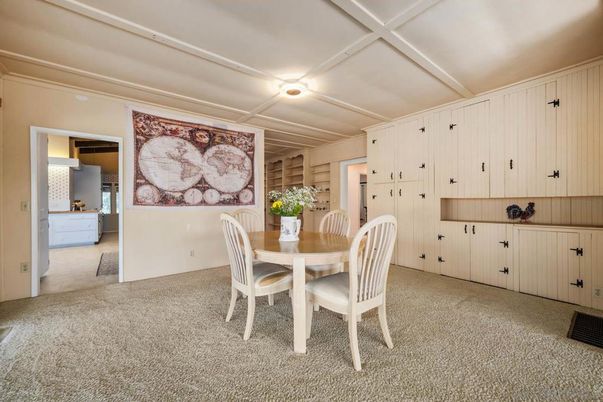 Dining room, Interior