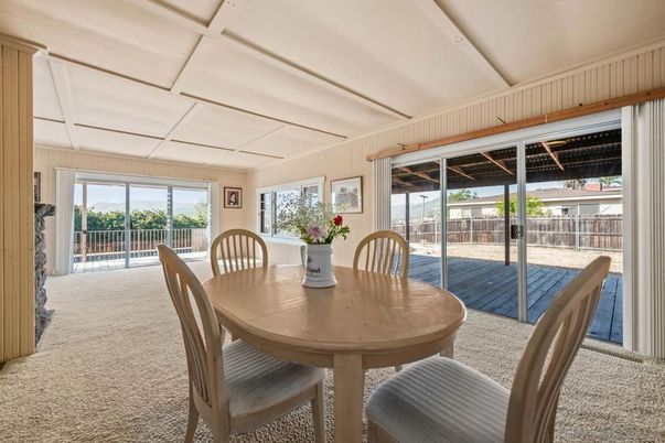 Dining room, Interior